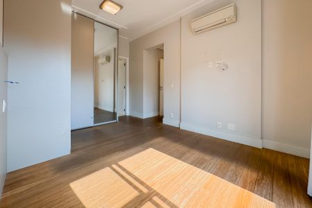 Apartamento à venda com 149m², 3 quartos e 3 vagas Apartamento à venda com 149m², 3 quartos e 3 vagasSuíte 3