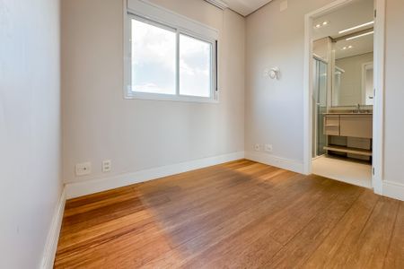 Apartamento à venda com 149m², 3 quartos e 3 vagas Apartamento à venda com 149m², 3 quartos e 3 vagasSuíte 2