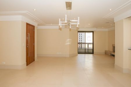 Apartamento à venda com 244m², 4 quartos e 4 vagasSala