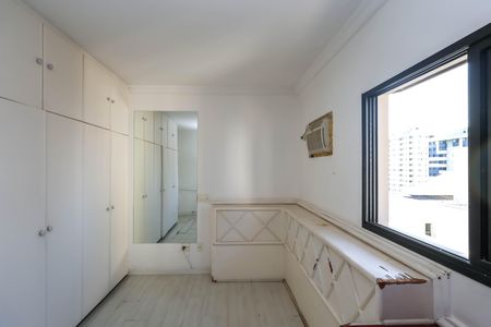 Apartamento à venda com 177m², 3 quartos e 3 vagas Apartamento à venda com 177m², 3 quartos e 3 vagasSuíte 2