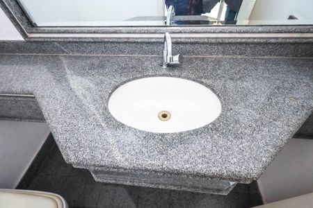 Apartamento à venda com 177m², 3 quartos e 3 vagas Apartamento à venda com 177m², 3 quartos e 3 vagasLavabo