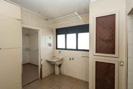 Apartamento à venda com 177m², 3 quartos e 3 vagas Apartamento à venda com 177m², 3 quartos e 3 vagasÁrea de Serviço