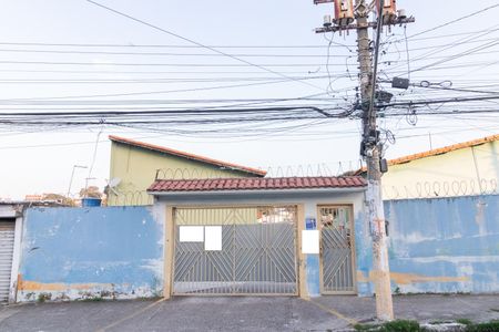 Casa de condomínio à venda com 74m², 2 quartos e 1 vagaFachada