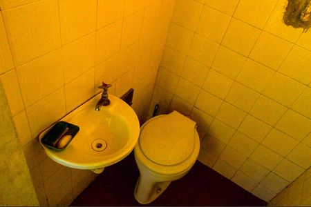 Casa de condomínio para alugar com 153m², 3 quartos e 1 vagaBanheiro de Serviço