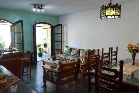 Casa de condomínio para alugar com 153m², 3 quartos e 1 vagaSala