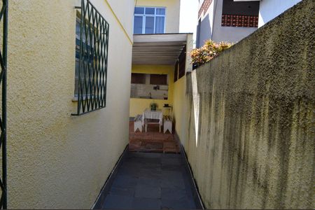 Casa de condomínio para alugar com 153m², 3 quartos e 1 vagaCorredor