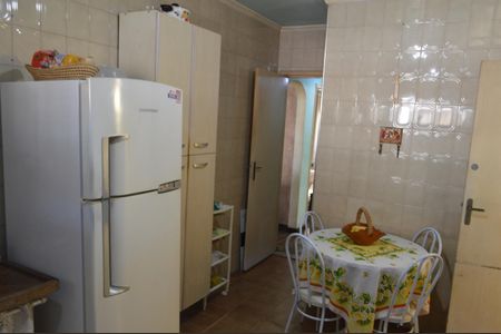 Casa de condomínio para alugar com 153m², 3 quartos e 1 vagaCozinha