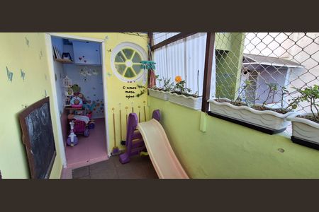 Casa à venda com 134m², 3 quartos e 3 vagas Casa à venda com 134m², 3 quartos e 3 vagasQuintal