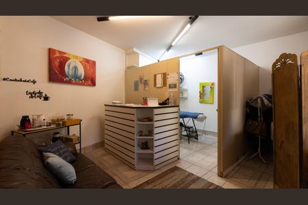 Casa à venda com 328m², 4 quartos e 8 vagasQuarto de Serviço