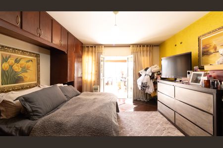 Casa à venda com 328m², 4 quartos e 8 vagasSuíte 1