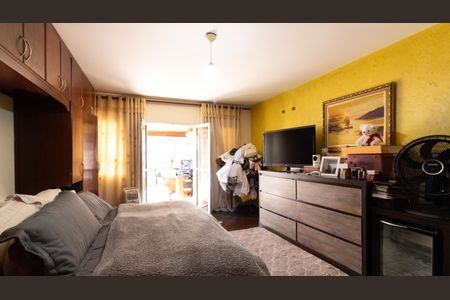 Casa à venda com 328m², 4 quartos e 8 vagasSuíte 1