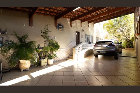 Casa à venda com 328m², 4 quartos e 8 vagasGaragem