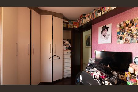 Casa à venda com 328m², 4 quartos e 8 vagasSuíte 2