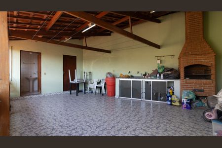 Casa à venda com 328m², 4 quartos e 8 vagasÁrea comum