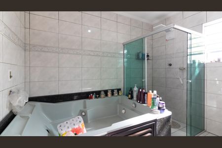 Casa à venda com 328m², 4 quartos e 8 vagasBanheiro da Suíte 1