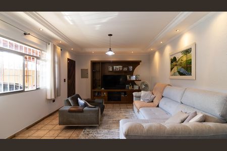 Casa à venda com 328m², 4 quartos e 8 vagasSala