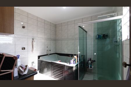 Casa à venda com 328m², 4 quartos e 8 vagasBanheiro da Suíte 1