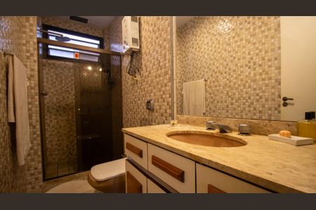 Apartamento à venda com 115m², 4 quartos e 2 vagasBanheiro da Suíte