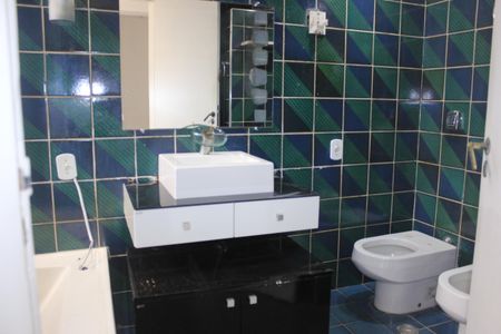 Casa à venda com 199m², 5 quartos e 1 vagaBanheiro da Suíte 1