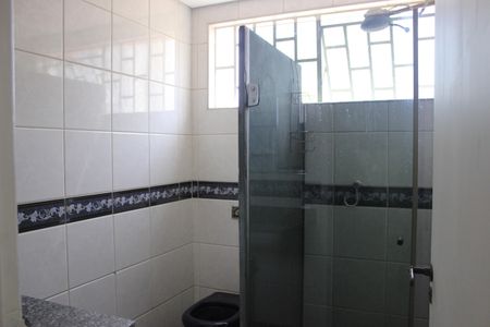 Casa à venda com 199m², 5 quartos e 1 vagaBanheiro 2