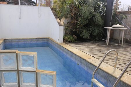Casa à venda com 199m², 5 quartos e 1 vagaÁrea comum - Piscina