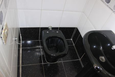 Casa à venda com 199m², 5 quartos e 1 vagaBanheiro da Suíte 2