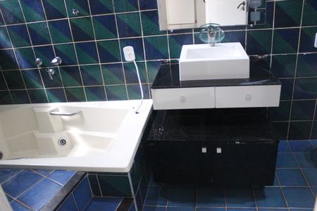 Casa à venda com 199m², 5 quartos e 1 vagaBanheiro da Suíte 1