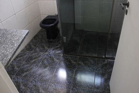 Casa à venda com 199m², 5 quartos e 1 vagaBanheiro 2