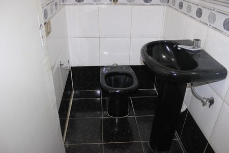 Casa à venda com 199m², 5 quartos e 1 vagaBanheiro da Suíte 2