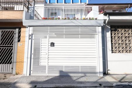 Casa à venda com 120m², 3 quartos e 1 vaga Casa à venda com 120m², 3 quartos e 1 vagaFachada