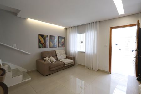 Casa à venda com 120m², 3 quartos e 1 vaga Casa à venda com 120m², 3 quartos e 1 vagaSala