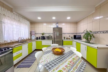 Casa à venda com 210m², 2 quartos e 2 vagas Casa à venda com 210m², 2 quartos e 2 vagasCozinha