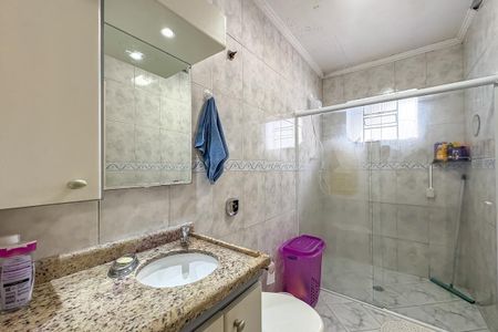 Casa à venda com 210m², 2 quartos e 2 vagas Casa à venda com 210m², 2 quartos e 2 vagasBanheiro