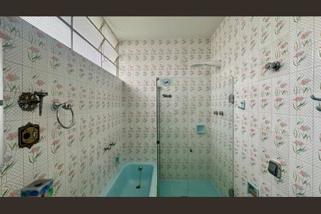 Casa à venda com 246m², 5 quartos e 3 vagasBanheiro