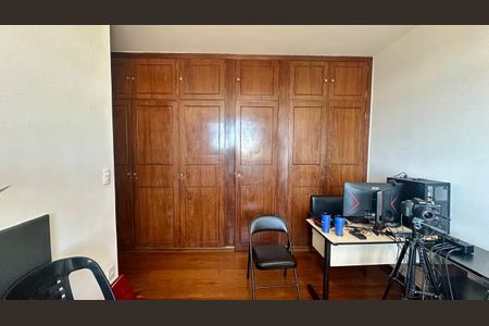 Casa à venda com 246m², 5 quartos e 3 vagasQuarto 4