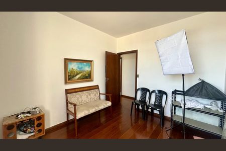 Casa à venda com 246m², 5 quartos e 3 vagasQuarto 3