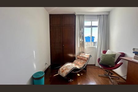 Casa à venda com 246m², 5 quartos e 3 vagasQuarto 2