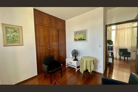 Casa à venda com 246m², 5 quartos e 3 vagasQuarto 1