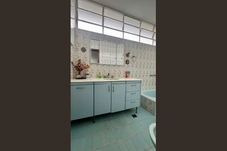 Casa à venda com 246m², 5 quartos e 3 vagasBanheiro