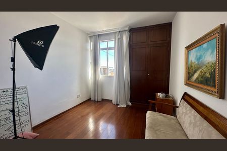 Casa à venda com 246m², 5 quartos e 3 vagasQuarto 3