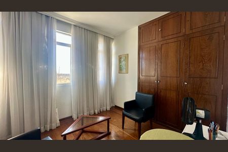 Casa à venda com 246m², 5 quartos e 3 vagasQuarto 1