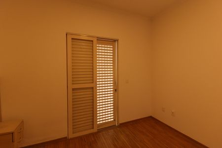 Casa à venda com 110m², 1 quarto e 2 vagas Casa à venda com 110m², 1 quarto e 2 vagasSuíte