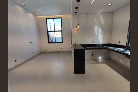 Casa à venda com 81m², 3 quartos e 2 vagas Casa à venda com 81m², 3 quartos e 2 vagasSala