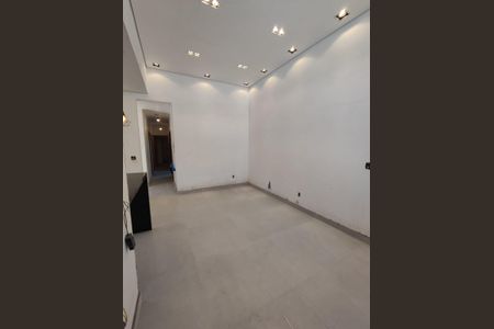 Casa à venda com 81m², 3 quartos e 2 vagas Casa à venda com 81m², 3 quartos e 2 vagasQuarto