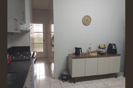 Casa à venda com 180m², 3 quartos e 3 vagas Casa à venda com 180m², 3 quartos e 3 vagasCozinha