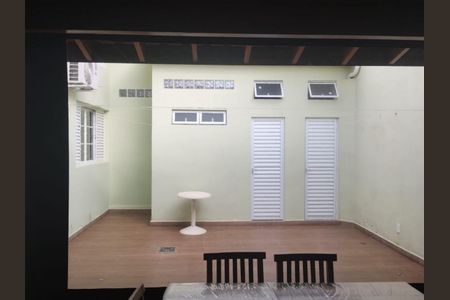 Casa à venda com 180m², 3 quartos e 3 vagas