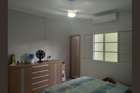 Casa à venda com 180m², 3 quartos e 3 vagas Casa à venda com 180m², 3 quartos e 3 vagasQuarto