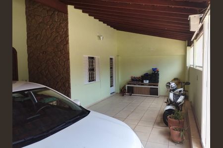Casa à venda com 180m², 3 quartos e 3 vagas