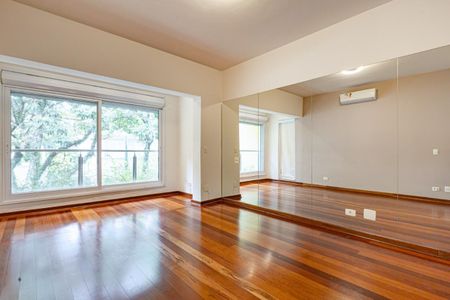Casa à venda com 754m², 4 quartos e 4 vagas Casa à venda com 754m², 4 quartos e 4 vagasFoto 13