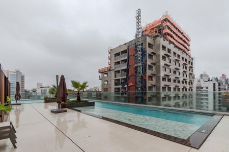 Studio à venda com 30m², 1 quarto e sem vaga Studio à venda com 30m², 1 quarto e sem vagaÁrea comum - Piscina